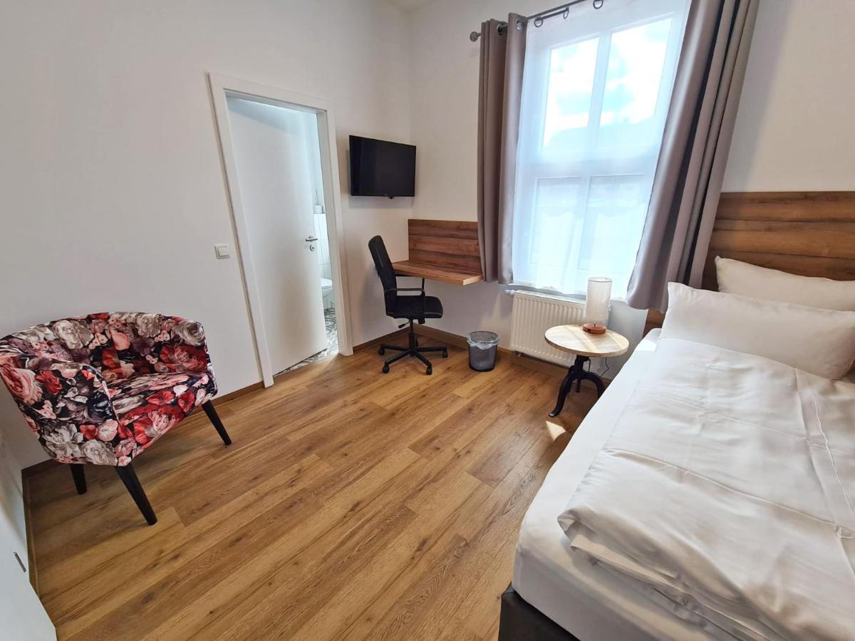 Hotel Gleis 3Viertel Jena Esterno foto